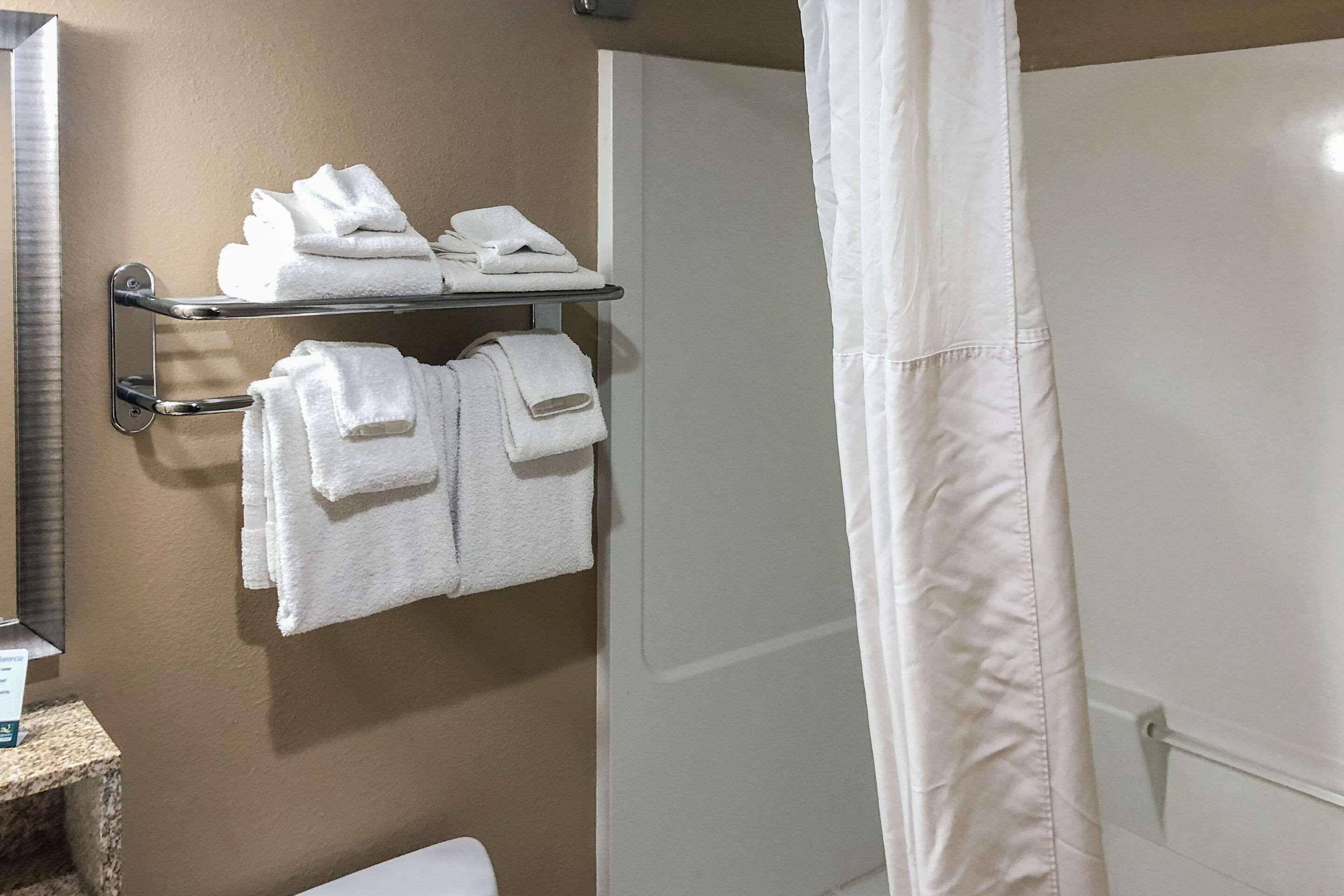 Quality Inn Near Joint Base Andrews-Washington Area Camp Springs Extérieur photo
